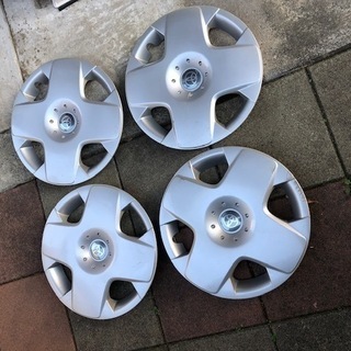 トヨタシエンタ純正ホイールキャップ　4枚