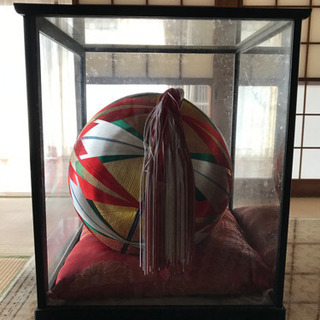 置物　手毬　ガラスケース入りの画像