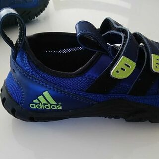 新品アディダスのメンズ靴の画像