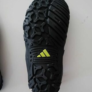 新品アディダスのメンズ靴の画像