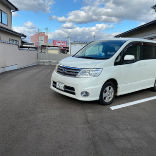 美倉町駐車場、セレナ置ける駐車区間大きいです。