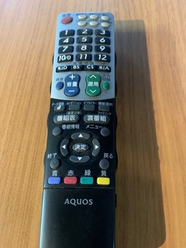 SHARP 32インチテレビ中古　2010年製　LC-32E8