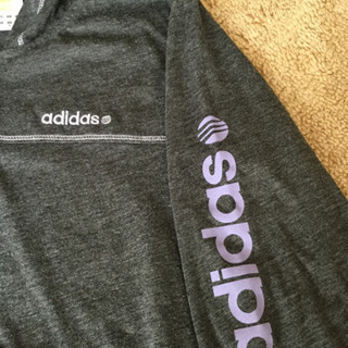 アディダス パーカーの画像