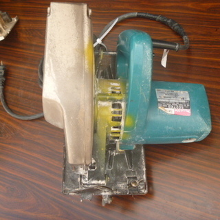 【中古ランクC】makita 丸ノコ（1-130）