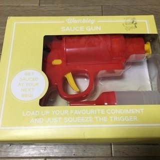 海外のお土産  SAUCE GUN!アウトドアやパーティなどにも♪