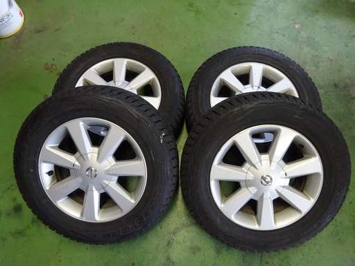 215/65R16スタッドレスアルミセットNT31エクストレイルに