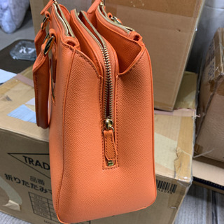 アンナマリー牛革ハンドバッグの画像