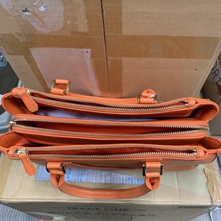 アンナマリー牛革ハンドバッグの画像