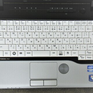 💗良品/12.1型/軽量1.16kg♪/高性能🆙Core i3/光速☆彡SSD128GB/メモリ4GB♪/USB3.0☆彡/カメラ📹/マイク🎤/すぐ使えるWin10メディア作成ツール付📀/すぐ繋がるWi-Fi📶/MS Office 2019📒✎/点検整備清掃済み😊/FUJITSU LIFEBOOK P772/F の画像