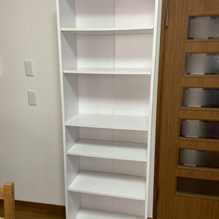 カインズホームの白い書棚