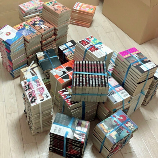 12/1お引渡し予定★漫画420~440冊＆洗濯機ラック＆毛布タオルケット類