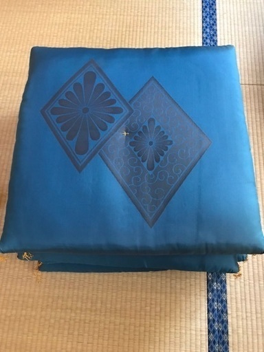 座布団5枚組2500円