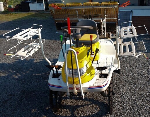 鹿児島発　イセキ　4条植えガソリンエンジン乗用田植機PP-4