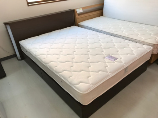 【リサイクルサービス八光　田上店　配達・設置OK】ダブルベッド　ダークブラウン　照明・引き出し・コンセント付