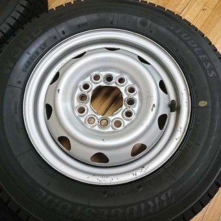 17年 新古？ 冬タイヤ145R12 6PR エヴリィ/ハイゼット/軽バン用 鉄ホイール付き！⑭の画像