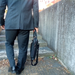 入社２ヶ月で50万円!!やる気があれば誰でもできる営業マン募集!!