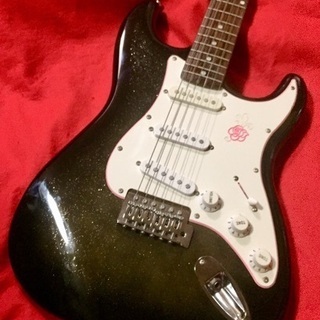 お取引中〜学割適用商品！Gypsy Rose GRE1K CBK ストラトタイプ！3,500円でエレキギターを始めて見ませんか？キラキララメの入門者女子向け！アウトレット品！の画像