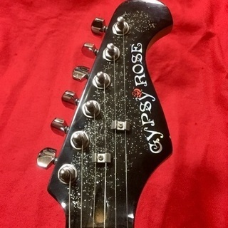 お取引中〜学割適用商品！Gypsy Rose GRE1K CBK ストラトタイプ！3,500円でエレキギターを始めて見ませんか？キラキララメの入門者女子向け！アウトレット品！の画像