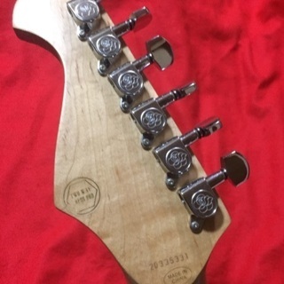 お取引中〜学割適用商品！Gypsy Rose GRE1K CBK ストラトタイプ！3,500円でエレキギターを始めて見ませんか？キラキララメの入門者女子向け！アウトレット品！の画像