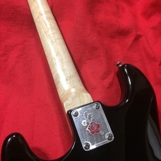 お取引中〜学割適用商品！Gypsy Rose GRE1K CBK ストラトタイプ！3,500円でエレキギターを始めて見ませんか？キラキララメの入門者女子向け！アウトレット品！の画像