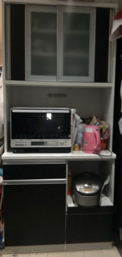 キッチンボード！(電子レンジとケトルはサイズ感の目安にしてください。)