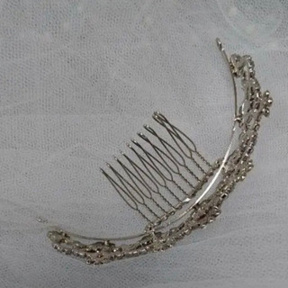 ウェディング用ティアラの画像