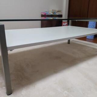 ガラステーブルの画像