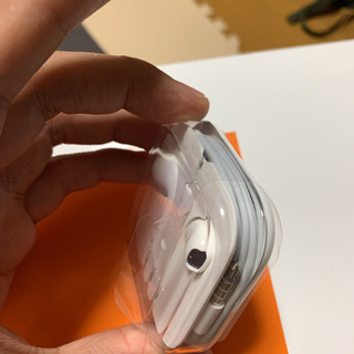 イヤホン 未使用、未開封 至急 売ります！値下げ可能の画像