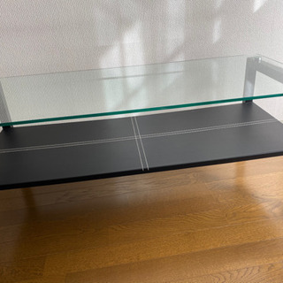 ガラステーブルの画像