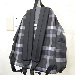 EASTPAK リュックサック 24L ブラック×グレー チェック柄 EK620-10G イーストパック バッグ おしゃれ  ☆ PayPay(ペイペイ)決済可能 ☆ 札幌市 清田区 平岡の画像