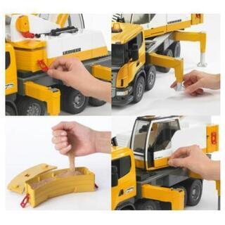(交渉中)大きなクレーン車のおもちゃの画像