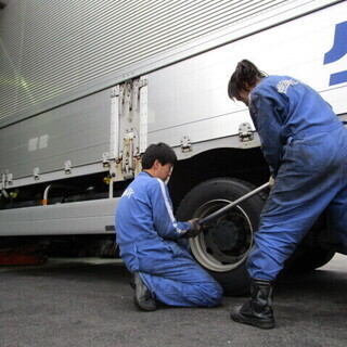★★未経験大歓迎★★メカニック募集♪♪福利厚生充実で働きやすい職場です◆◆整備士求人◆◆の画像