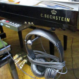 展示中　中古ピアノ2017年製（現行モデル）美品　C.ベヒシュタイン　コンサートレジデンス　クラシック118の画像