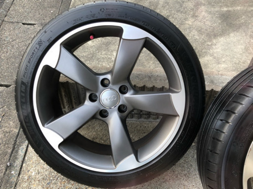 値下げしました　225/45 18R タイヤホイール