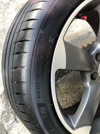 値下げしました　225/45 18R タイヤホイール