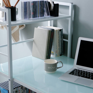 ラック付きパソコンデスクの画像