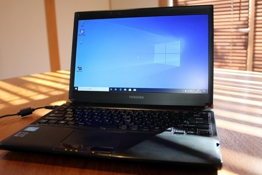 【使用感あり】Toshiba Dynabook R732 Core i3/4GB/新品SSD