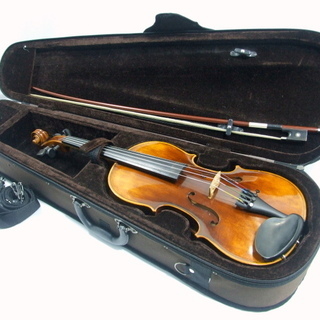 メンテ済み 状態良いです!! 分数 3/4 カールヘフナー KARL HOFNER Master Violin 1983年 ドイツ製 未使用 弓 ケース ナイロン弦 裏板1P アジャスター内蔵テールピース 手渡し 全国発送対応 中古バイオリン 愛知県清須市より