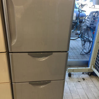 お買い上げありがとうございます。11/21東 和白   HITACHI   265L冷蔵庫   2013年式  R-S270DMV   自動製氷   真空チルドで新鮮に保てます お買い上げありがとうございます。11/21東 和白 HITACHI 265L冷蔵庫