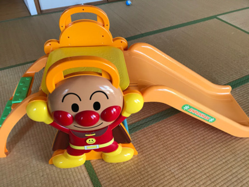アンパンマン　滑り台