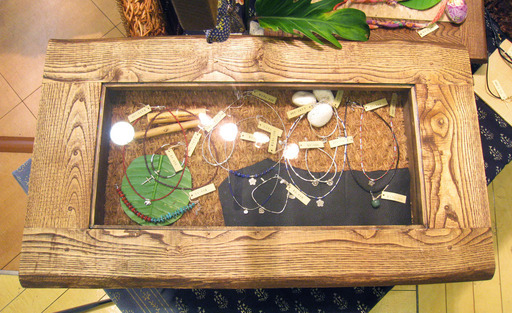 ★アクセサリーケース（アクセサリーが見える卓上チェスト）☆