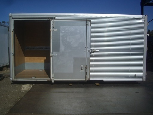 ♪千AA58♪物置♪コンテナ♪美品♪高さ有♪鍵付♪スライドドア大きい♪アルミ箱♪