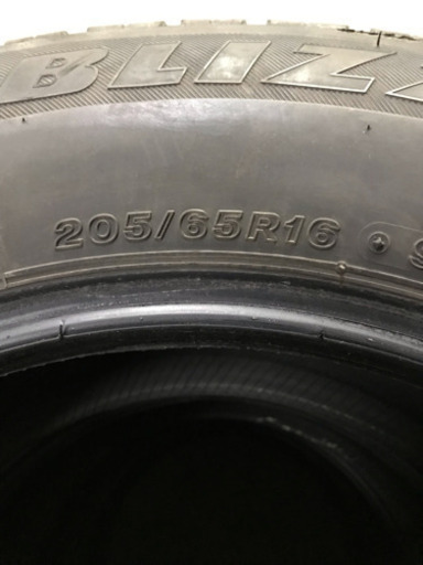 ブリジストン 205/65R16 スタッドレス 8〜9分残ってます
