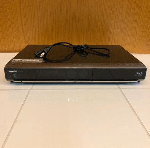 SHARP 500GB☆2番組同時録画/AQUOS☆HDD/BDレコーダー☆BD-HDW45☆（763）AKARI