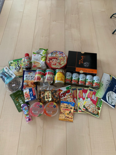 食品、飲料、保存食セット