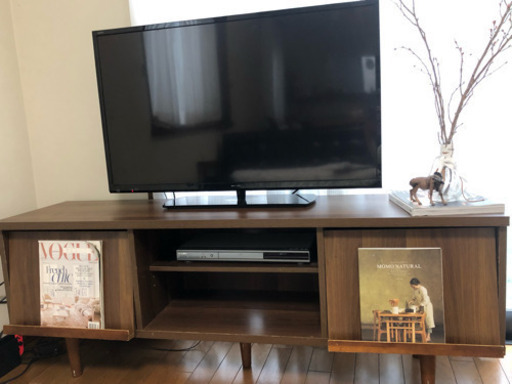 ブックスタンド付きのテレビ台☆