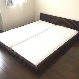 クイーンサイズ  ベッド