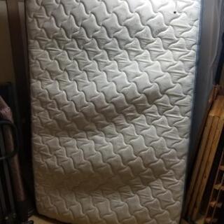 美品マットレス多数在庫あります。の画像