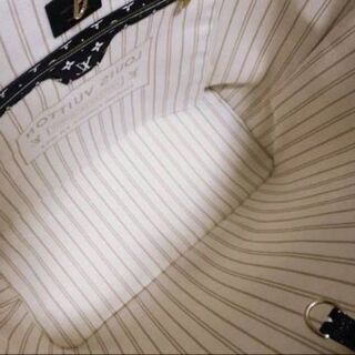 入手困難❗【日本完売 AW2019新作LVポーチ付トート】正規品の画像