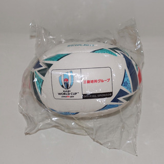 ラグビーワールドカップ2019 公式試合球のクッションの画像